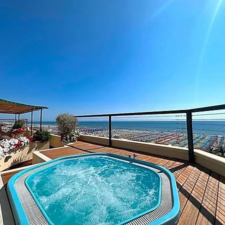 Piccadilly Penthouse With Jacuzzi Hotel
