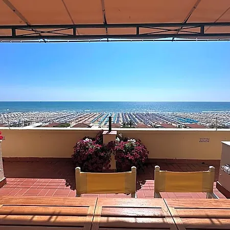 Piccadilly Penthouse With Jacuzzi * Camaiore
